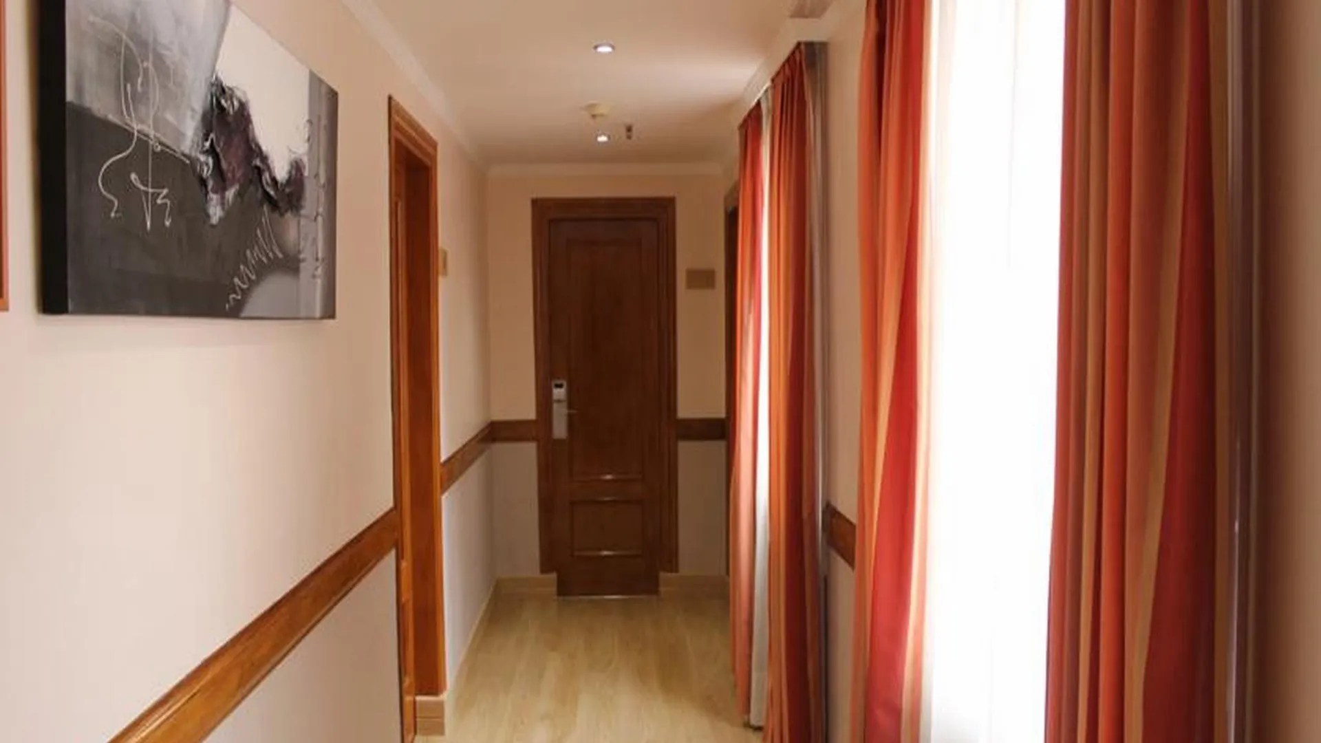 Ramblas Hotel Barcelona 3*,  Spain